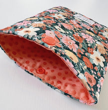 Load image into Gallery viewer, Quilted E-Reader Sleeve - Garden