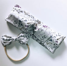 Load image into Gallery viewer, Lilac Floral Twist Headband