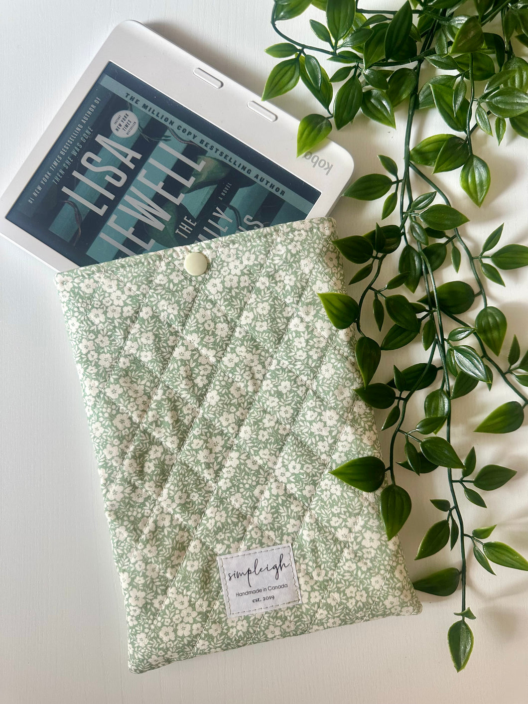 Quilted E-Reader Sleeve - Sage Flora