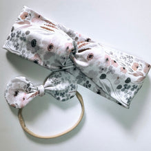 Load image into Gallery viewer, Blush Floral Mini Bow Headband
